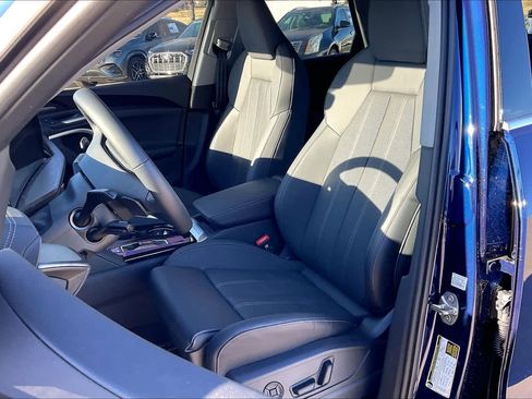 Certified 2025 Audi Q5 Prestige image 7