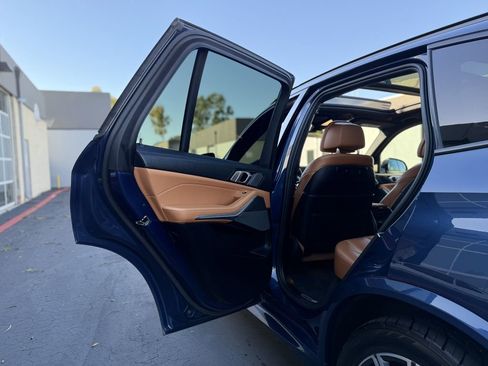 Used 2022 BMW X5 M50i w/ Premium Package image 28