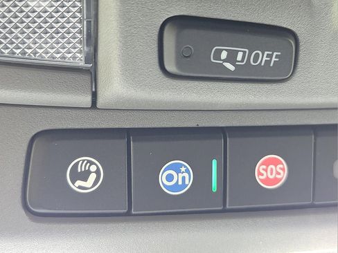 Used 2022 GMC Sierra 3500 SLT w/ SLT Convenience Package image 22