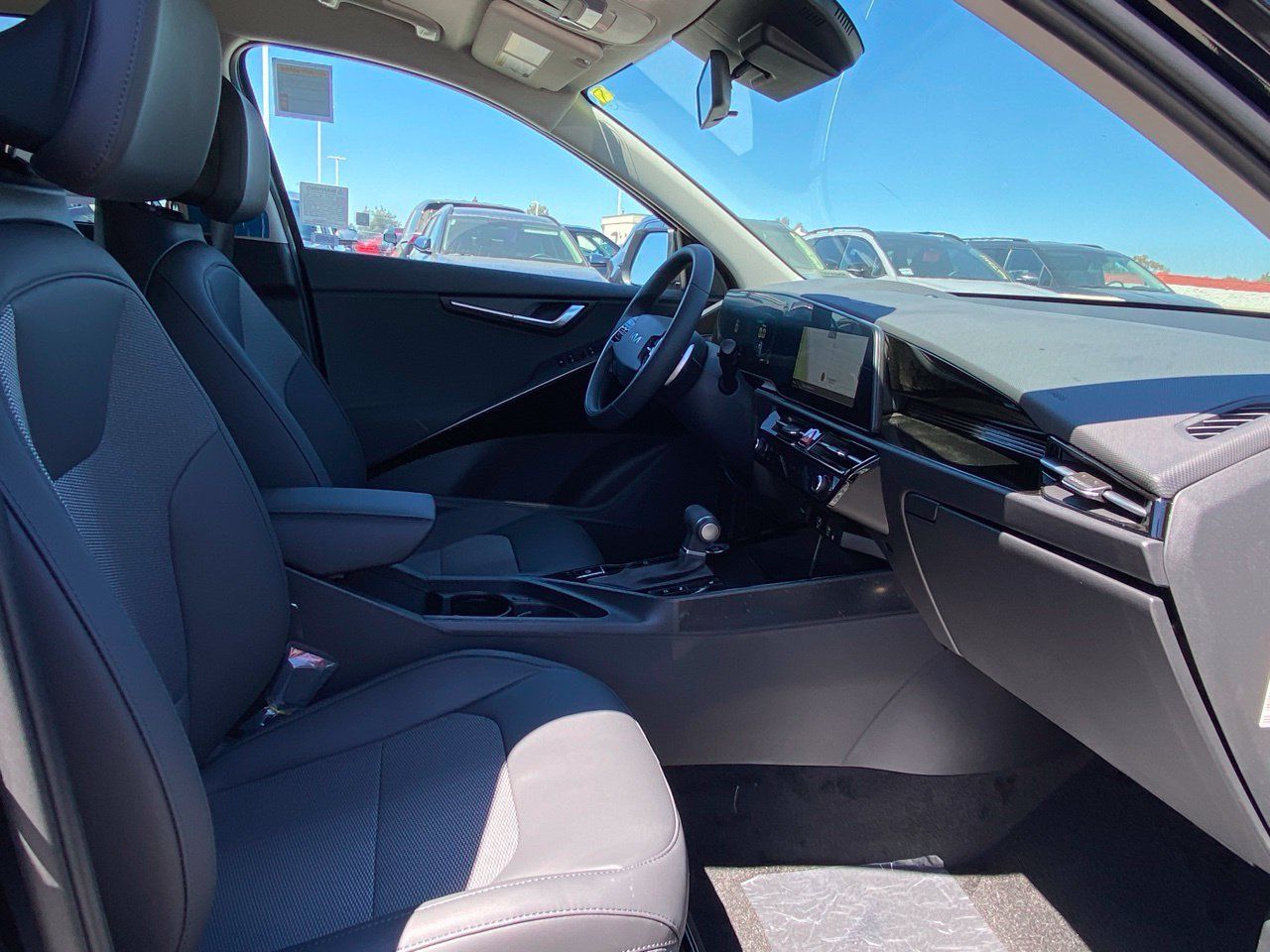 New 2026 Kia Niro EX FWD image 25