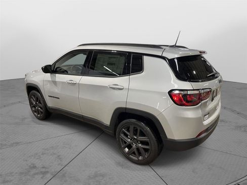 New 2026 Jeep Compass Latitude AWD/4WD image 6