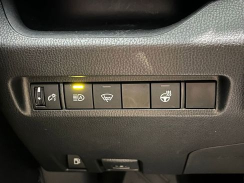 Used 2022 Toyota RAV4 XLE w/ XLE Grade Weather Package AWD/4WD image 32