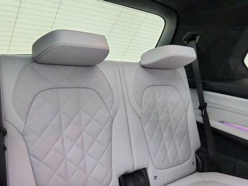 Used 2026 BMW X7 xDrive40i image 29