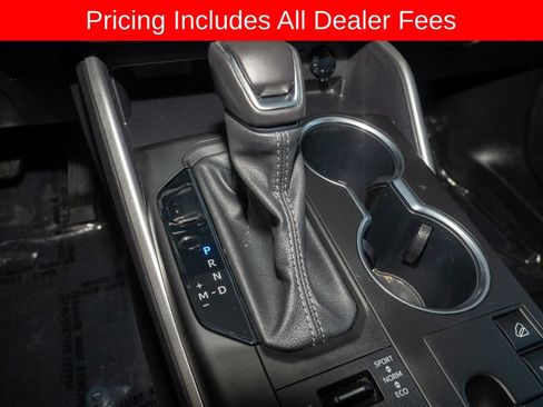 Used 2024 Toyota Highlander XSE AWD/4WD image 17