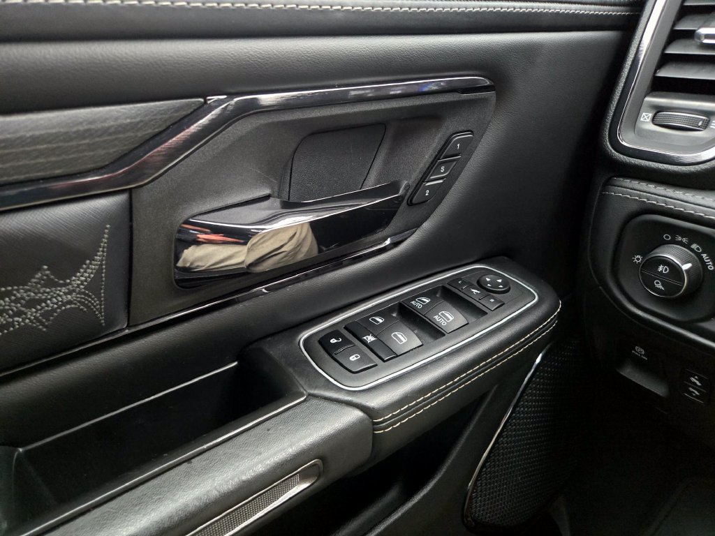 Used 2022 RAM 1500 Limited w/ Body Color Bumper Group AWD/4WD image 13