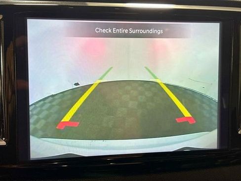 Certified 2023 Chrysler Pacifica Touring-L FWD image 17