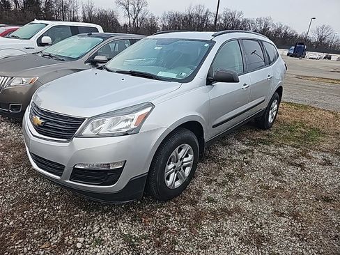 Used 2017 Chevrolet Traverse LS image 2