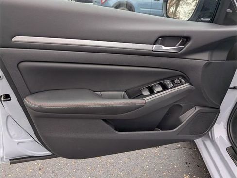 New 2025 Nissan Altima 2.5 SR w/ SR Premium Package image 16