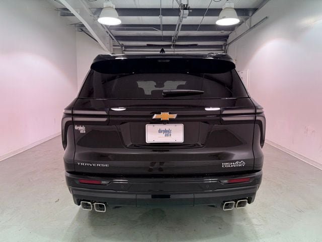 New 2026 Chevrolet Traverse High Country FWD image 6