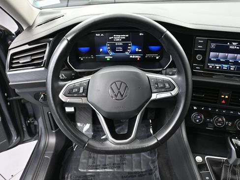 Used 2024 Volkswagen Jetta SE FWD image 21