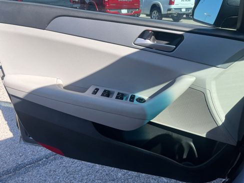 Used 2019 Hyundai Sonata SE FWD image 13