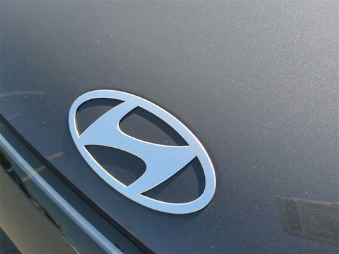 New 2026 Hyundai Kona SE image 13