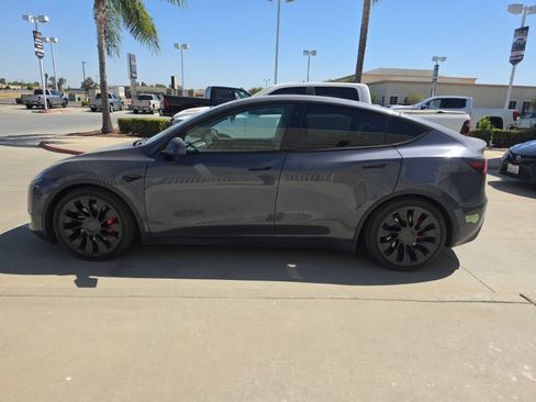 Used 2022 Tesla Model Y Performance AWD/4WD image 3