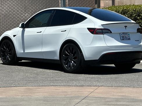Used 2024 Tesla Model Y Performance AWD/4WD image 6