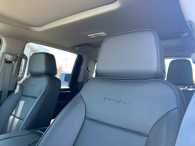 New 2026 GMC Sierra 3500 Denali AWD/4WD image 22