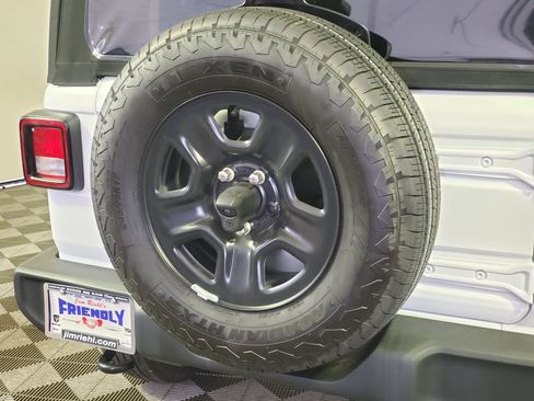 Used 2025 Jeep Wrangler Sport AWD/4WD image 28