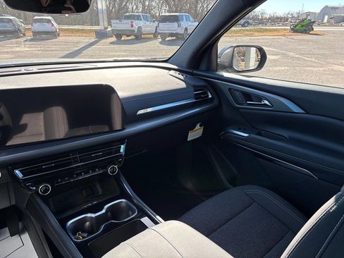 New 2026 Chevrolet Traverse LT w/ Driver Confidence Package image 34