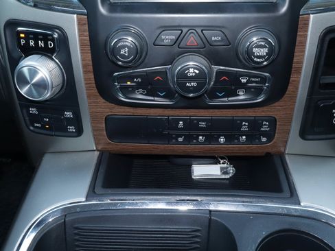 Used 2016 RAM 1500 Laramie w/ Convenience Group AWD/4WD image 10