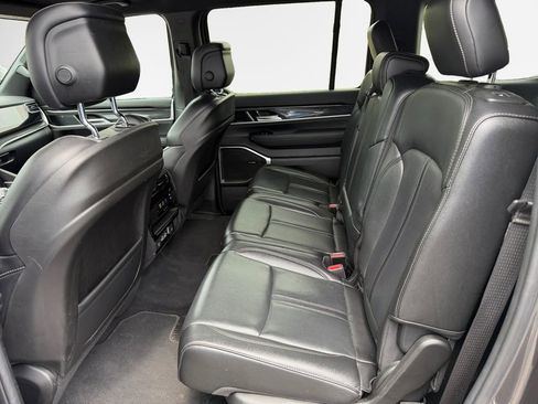 Used 2023 Jeep Wagoneer 4WD image 24