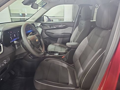 Certified 2025 Chevrolet TrailBlazer LS w/ LS Convenience Package FWD image 18
