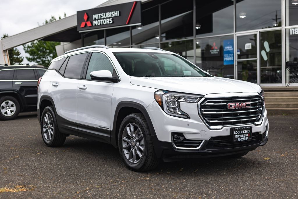 Used 2024 GMC Terrain SLT w/ Tech Package AWD/4WD image 8