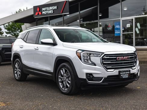 Used 2024 GMC Terrain SLT w/ Tech Package AWD/4WD image 8