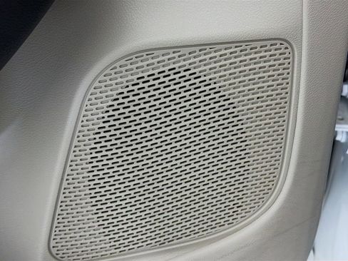 Used 2022 Chrysler Pacifica Touring-L FWD image 21