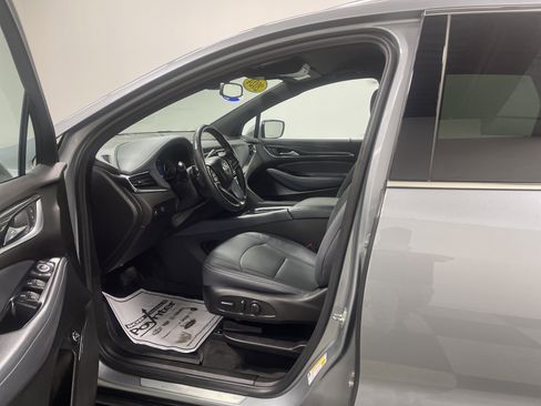 Used 2024 Buick Enclave Essence w/ Sport Touring Edition image 9