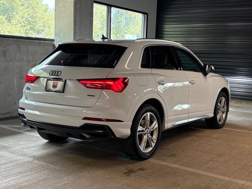 Used 2022 Audi Q3 2.0T Premium Plus w/ Premium Plus Package AWD/4WD image 8
