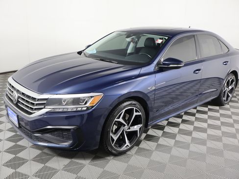 Used 2020 Volkswagen Passat 2.0T R-Line image 10