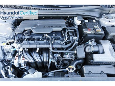 Certified 2025 Hyundai Elantra Sport image 33