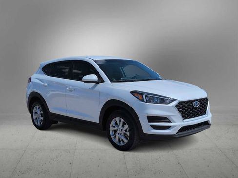 Certified 2021 Hyundai Tucson SE image 2