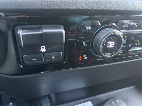 Certified 2023 Chevrolet Silverado 1500 LTZ w/ Technology Package image 15