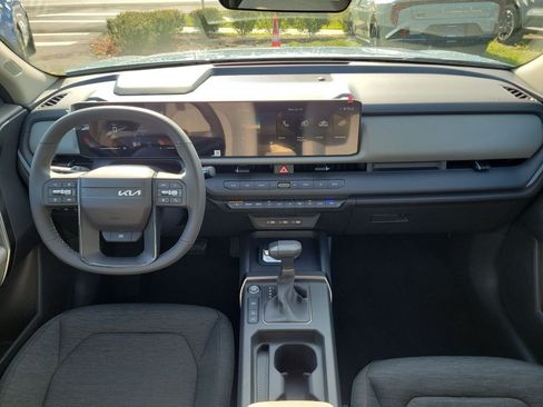 New 2027 Kia Seltos S FWD image 17