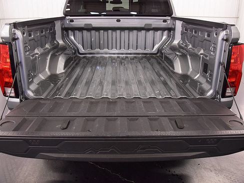 Used 2023 Chevrolet Colorado W/T w/ WT Convenience Package II RWD image 7