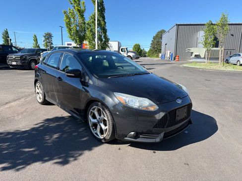 Used 2013 Ford Focus ST FWD image 3