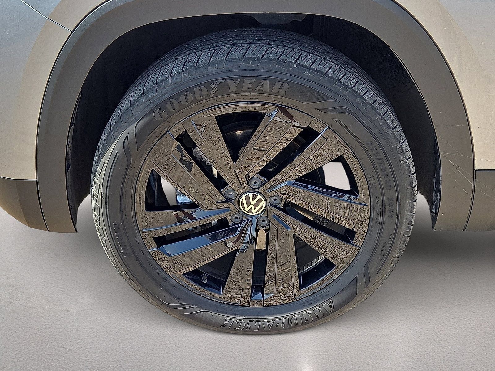 Used 2023 Volkswagen Atlas Cross Sport SE w/ Panoramic Sunroof Package FWD image 10