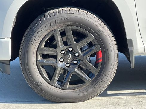 New 2026 Chevrolet Silverado 1500 RST w/ Redline Edition AWD/4WD image 25