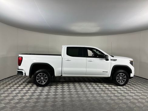 Used 2025 GMC Sierra 1500 AT4 image 5