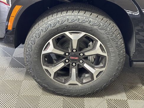 New 2026 GMC Yukon AT4 Ultimate AWD/4WD image 12