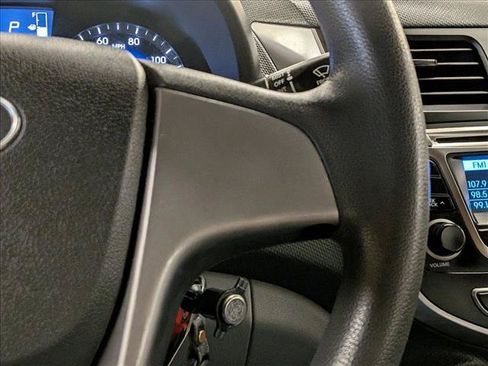 Used 2017 Hyundai Accent SE FWD image 12