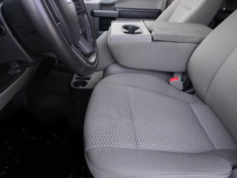 Used 2018 Ford F150 XLT w/ Equipment Group 302A Luxury image 12