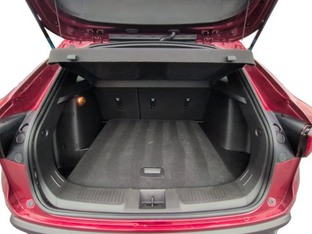 Used 2025 Chevrolet Trax RS FWD image 26