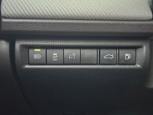 Used 2025 Toyota Camry SE image 26