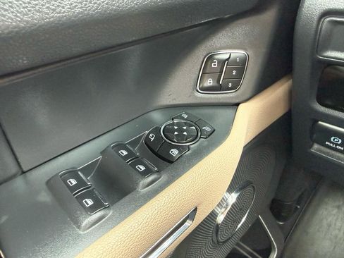 Used 2023 Ford Expedition XLT AWD/4WD image 30