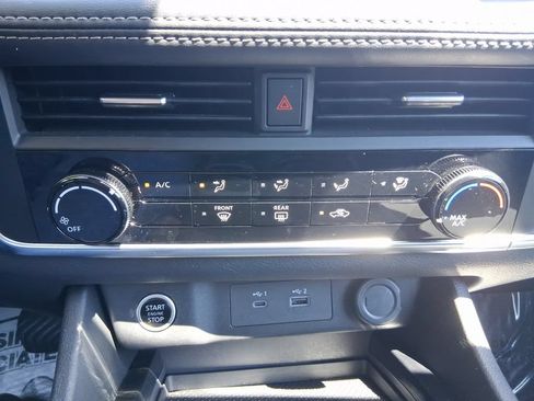 Used 2023 Nissan Rogue S FWD image 19