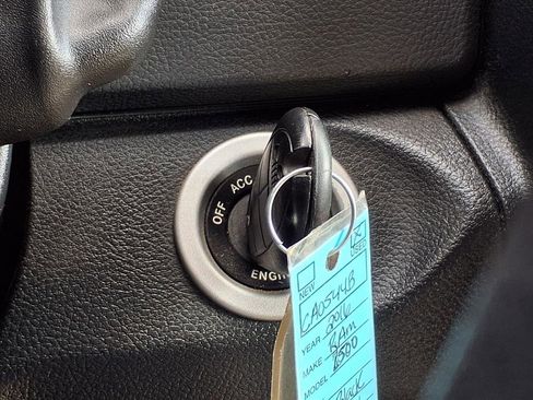 Used 2016 RAM 2500 Tradesman w/ Chrome Appearance Group image 11