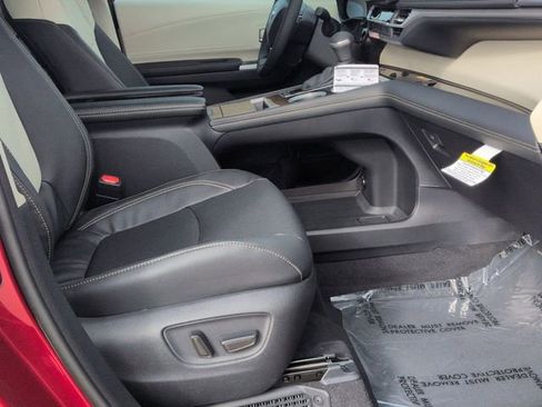 Certified 2026 Toyota Sienna Limited image 30