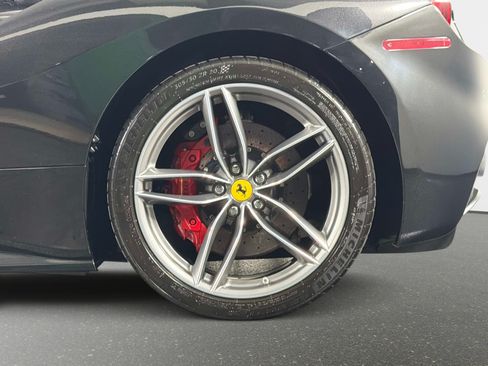 Used 2018 Ferrari 488 GTB RWD image 14