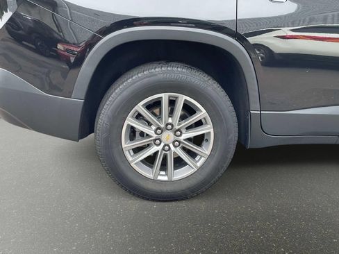 Used 2023 Chevrolet Traverse LT FWD image 7